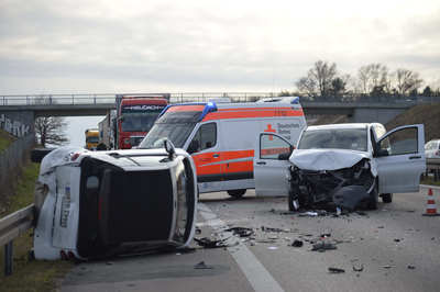 Oberensingen: Erneut schwerer Auffahrunfall im Rueckstau durch Unfall bei Wendlingen